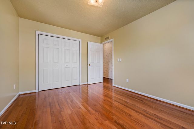 126 Lakeview Lane, Gray, TN 37615