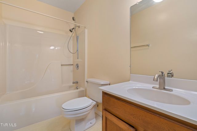 126 Lakeview Lane, Gray, TN 37615