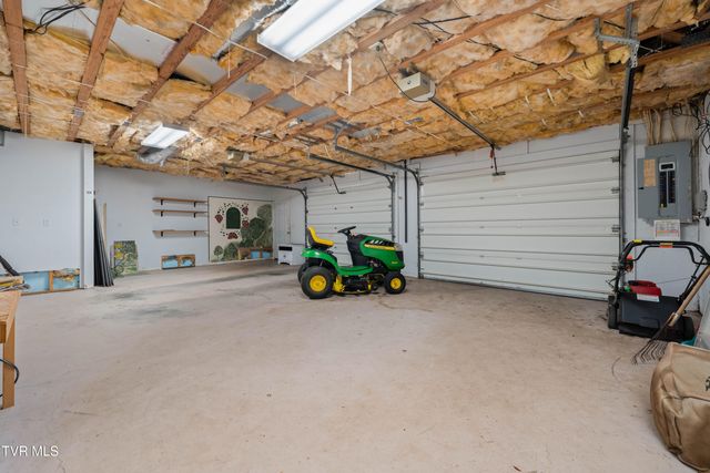 126 Lakeview Lane, Gray, TN 37615