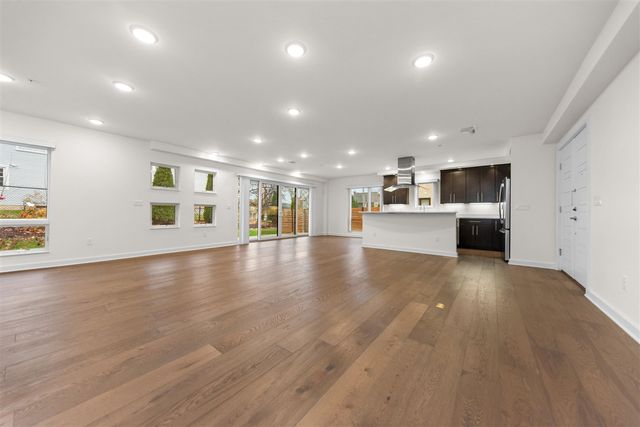 460 W Stadium Boulevard, Ann Arbor, MI 48103