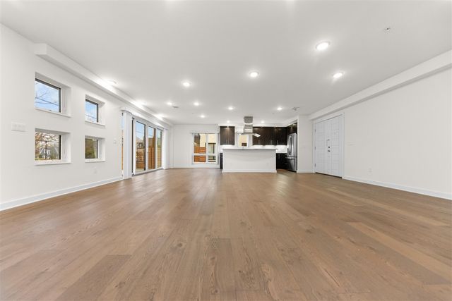 460 W Stadium Boulevard, Ann Arbor, MI 48103