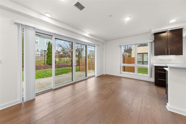 460 W Stadium Boulevard, Ann Arbor, MI 48103