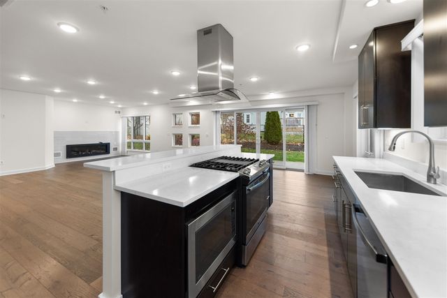 460 W Stadium Boulevard, Ann Arbor, MI 48103