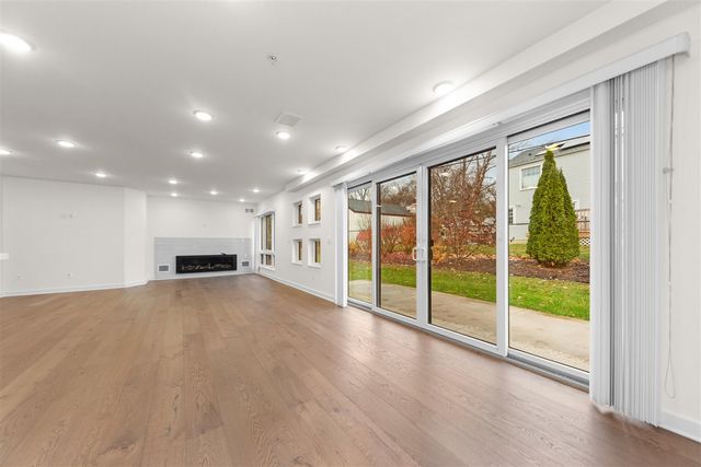 460 W Stadium Boulevard, Ann Arbor, MI 48103