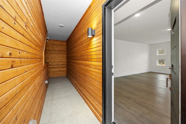 460 W Stadium Boulevard, Ann Arbor, MI 48103