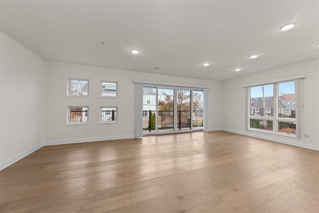 460 W Stadium Boulevard, Ann Arbor, MI 48103