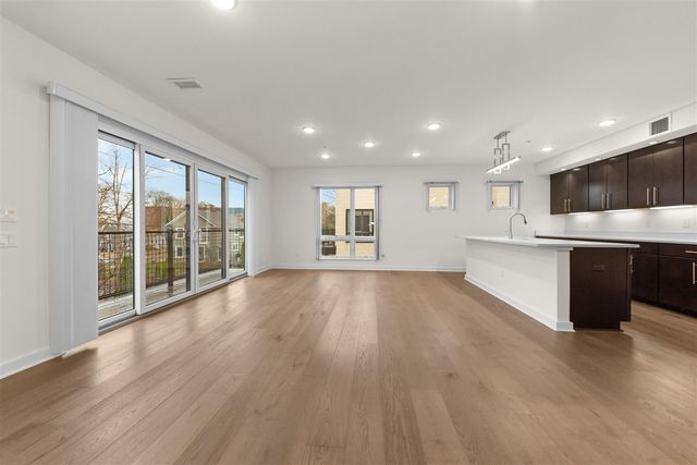 460 W Stadium Boulevard, Ann Arbor, MI 48103