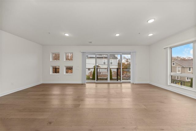 460 W Stadium Boulevard, Ann Arbor, MI 48103