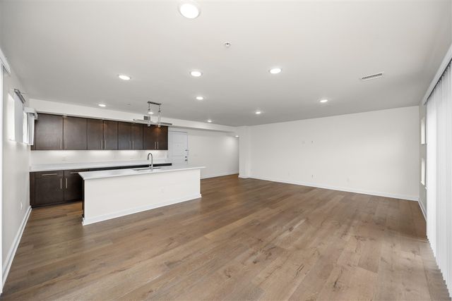 460 W Stadium Boulevard, Ann Arbor, MI 48103