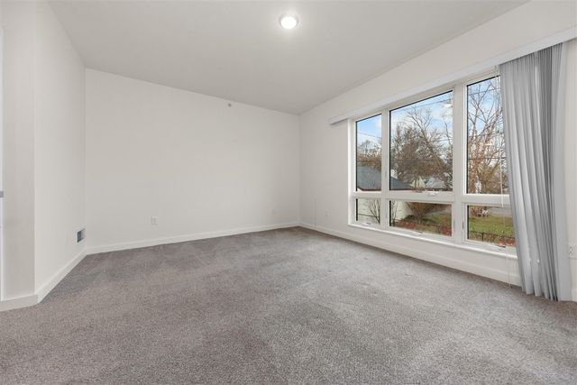 460 W Stadium Boulevard, Ann Arbor, MI 48103