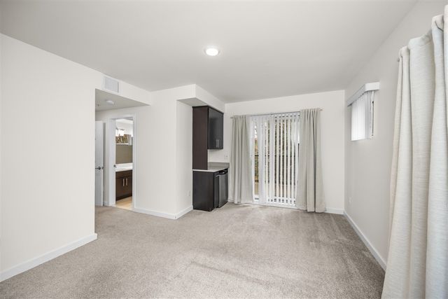 460 W Stadium Boulevard, Ann Arbor, MI 48103