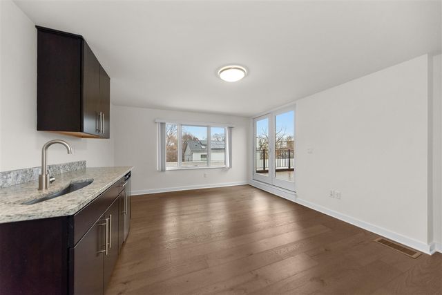 460 W Stadium Boulevard, Ann Arbor, MI 48103