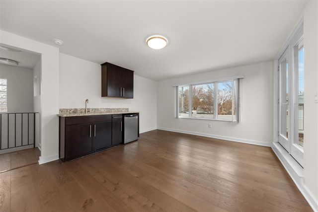 460 W Stadium Boulevard, Ann Arbor, MI 48103