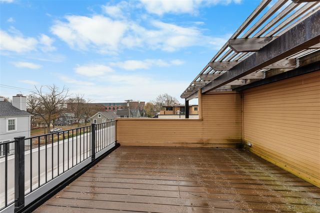 460 W Stadium Boulevard, Ann Arbor, MI 48103