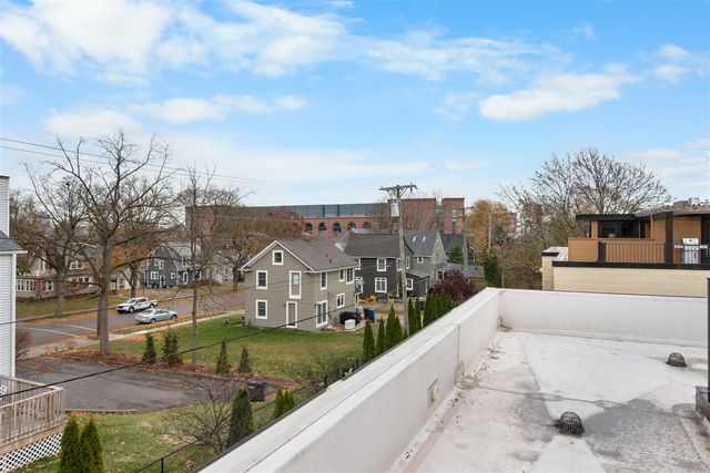 460 W Stadium Boulevard, Ann Arbor, MI 48103