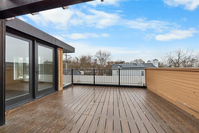 460 W Stadium Boulevard, Ann Arbor, MI 48103