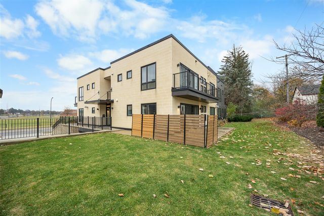 460 W Stadium Boulevard, Ann Arbor, MI 48103