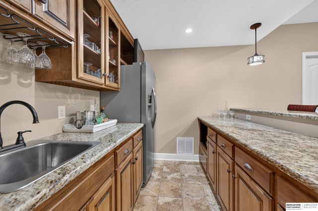 19288 Poppleton Avenue, Omaha, NE 68130