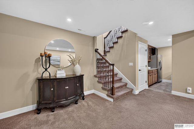 19288 Poppleton Avenue, Omaha, NE 68130