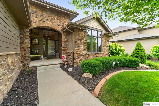 19288 Poppleton Avenue, Omaha, NE 68130
