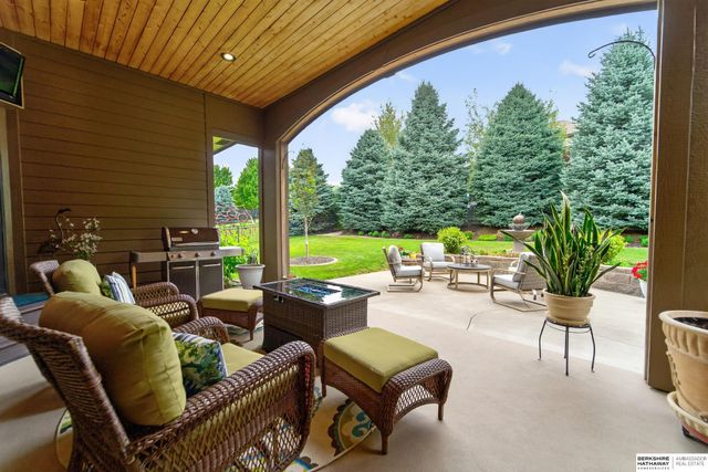 19288 Poppleton Avenue, Omaha, NE 68130