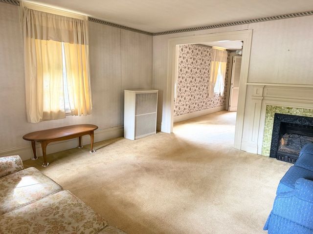126 Main St, South Hadley, MA 01075