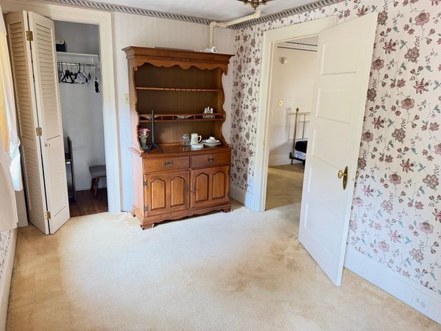 126 Main St, South Hadley, MA 01075