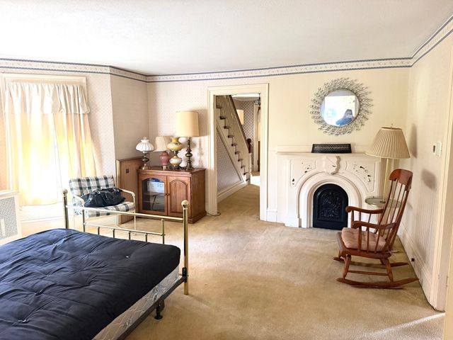 126 Main St, South Hadley, MA 01075
