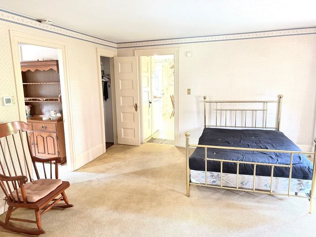 126 Main St, South Hadley, MA 01075