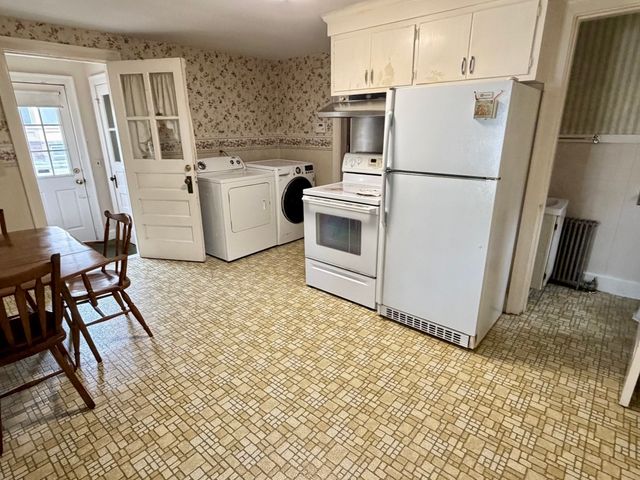 126 Main St, South Hadley, MA 01075