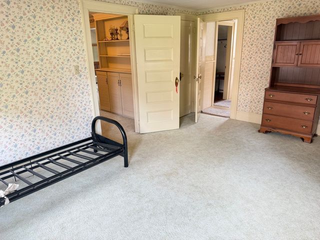 126 Main St, South Hadley, MA 01075