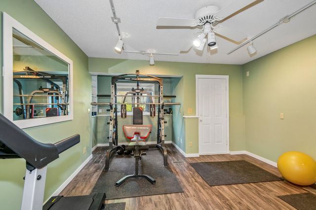 17160 Hamilton Drive, Lakeville, MN 55044