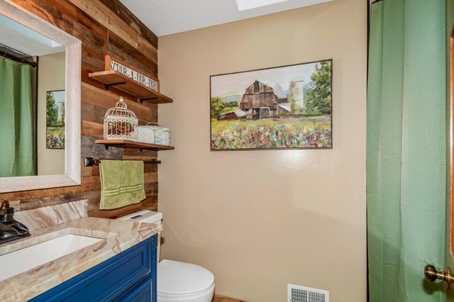 17160 Hamilton Drive, Lakeville, MN 55044