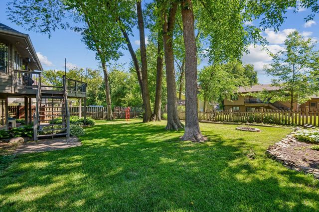 17160 Hamilton Drive, Lakeville, MN 55044