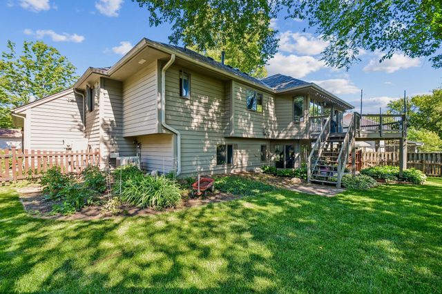 17160 Hamilton Drive, Lakeville, MN 55044