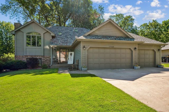 17160 Hamilton Drive, Lakeville, MN 55044