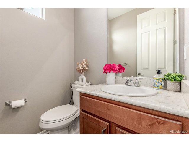 25664 E Byers Dr, Aurora, CO 80018