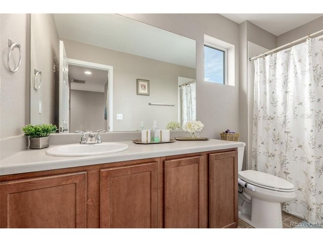 25664 E Byers Dr, Aurora, CO 80018