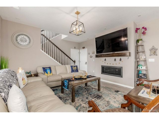 25664 E Byers Dr, Aurora, CO 80018