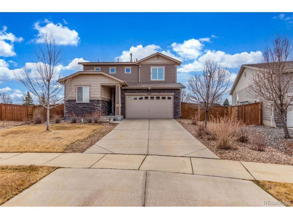 25664 E Byers Dr, Aurora, CO 80018