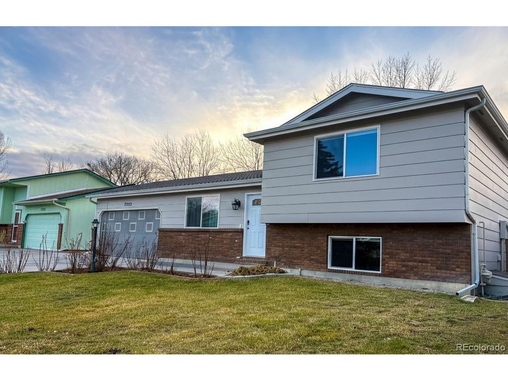 3953 Buena Vista Dr, Loveland, CO 80538