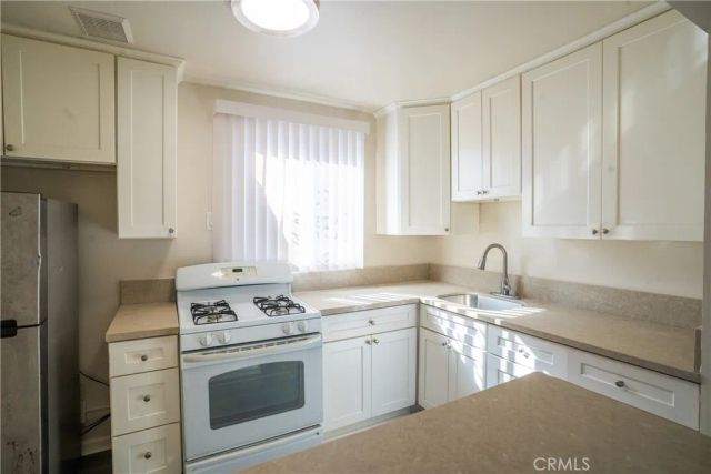 242 E Del Amo, Long Beach, CA 90805