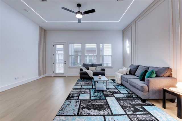 861 Fisher Street G, Houston, TX 77018