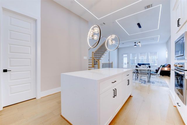 861 Fisher Street G, Houston, TX 77018