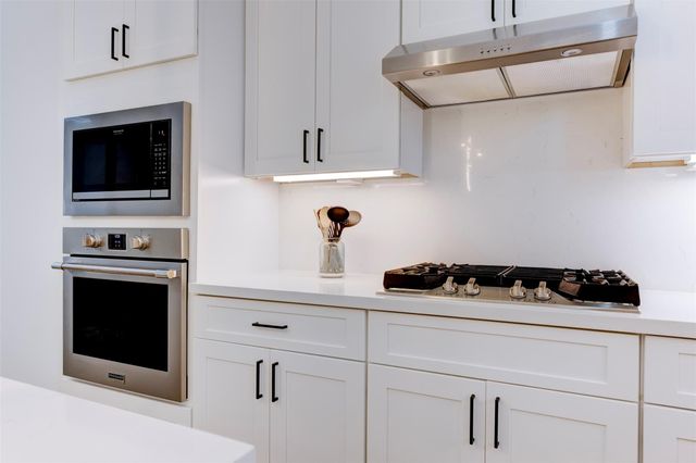861 Fisher Street G, Houston, TX 77018