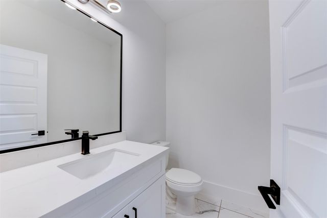 861 Fisher Street G, Houston, TX 77018