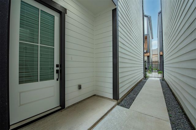 861 Fisher Street G, Houston, TX 77018