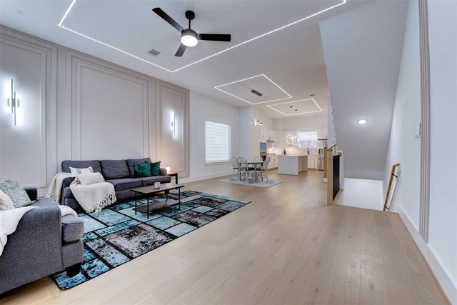 861 Fisher Street G, Houston, TX 77018