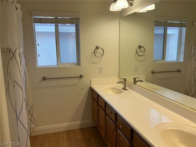 10590 MEDICINE BOW Street, Las Vegas, NV 89183
