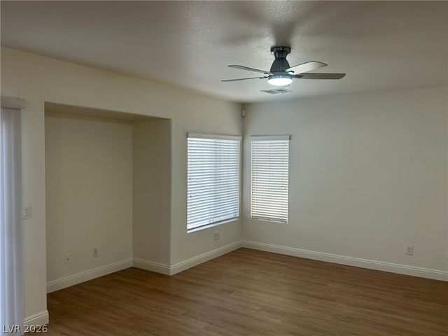 10590 MEDICINE BOW Street, Las Vegas, NV 89183